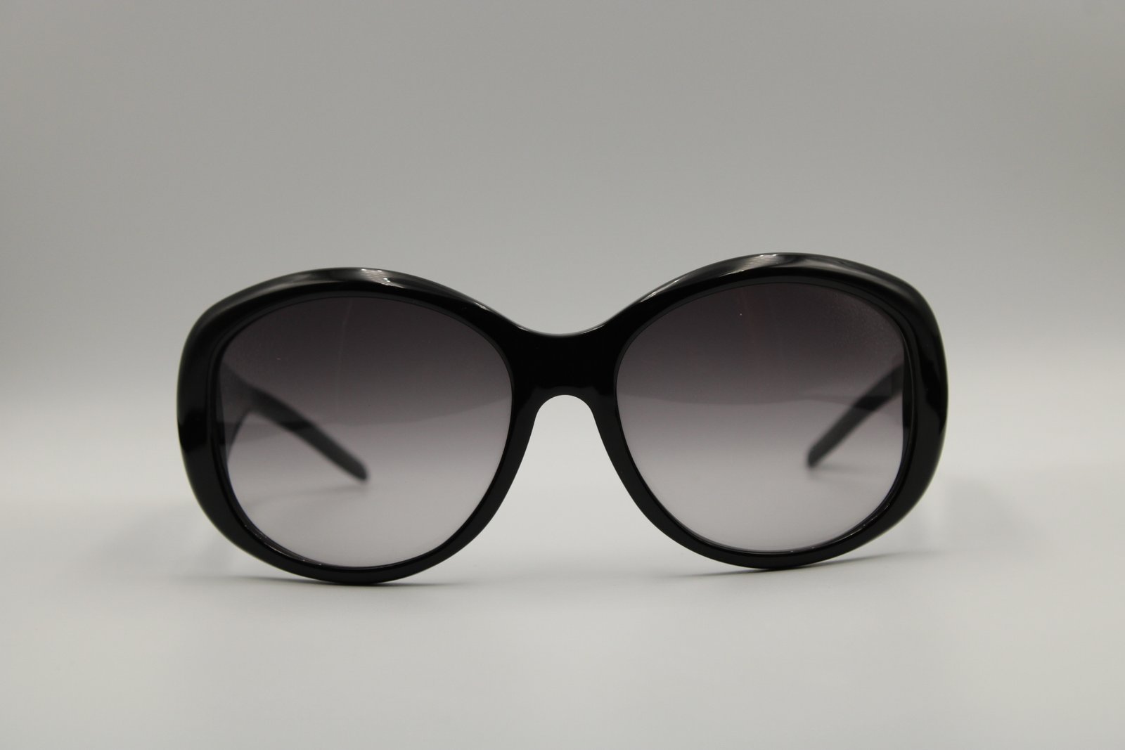 GIVENCHY SGV 634 - 700X