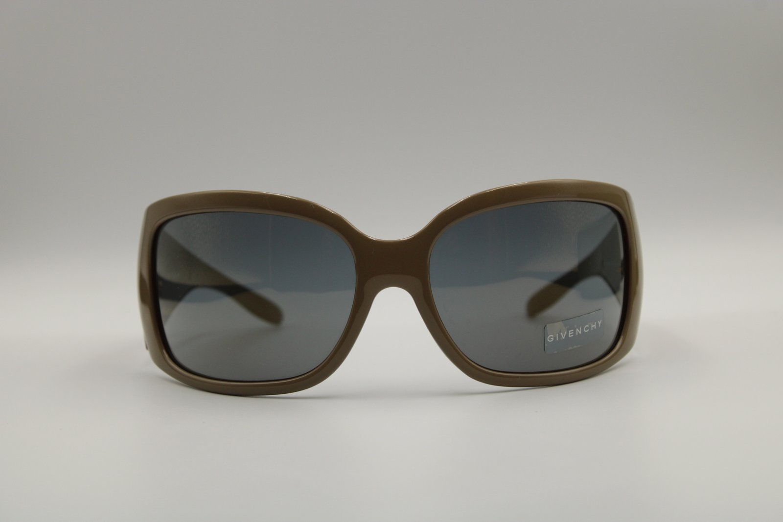 GIVENCHY SGV 633 - 9RL